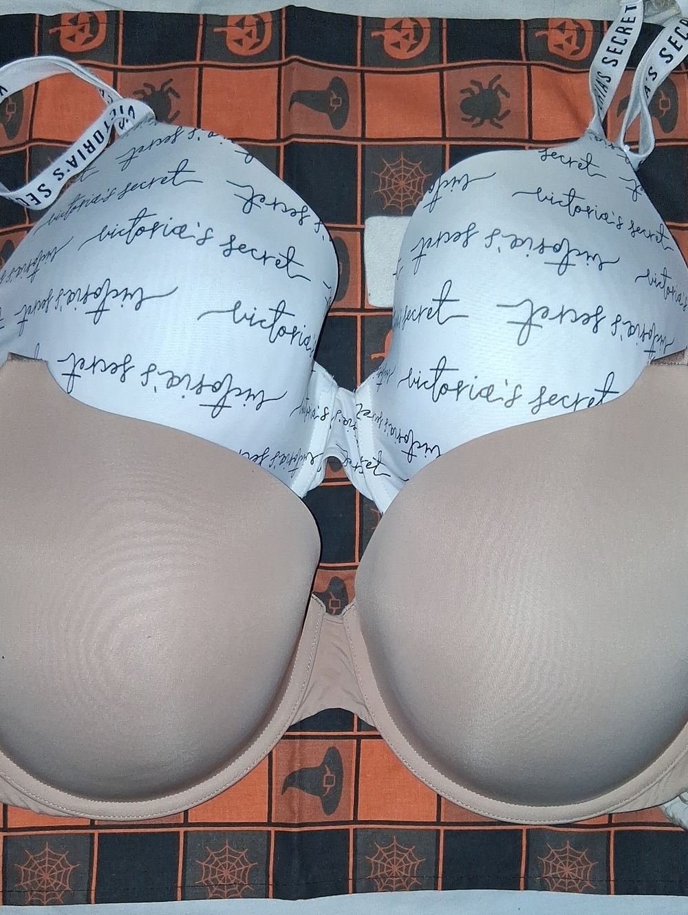 Victoria's Secret White Script & Nude T-Shirt Bra Duo